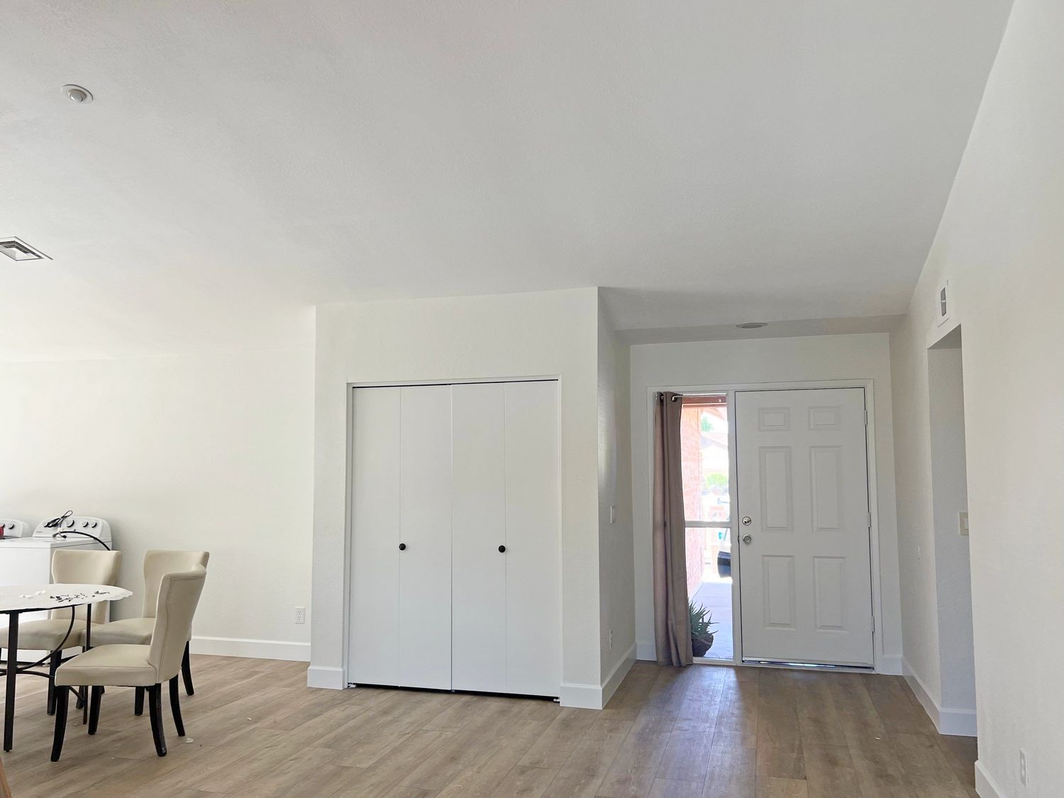 Full House Interior and Kitchen Cabinets Painting in Mesa, AZ (10)