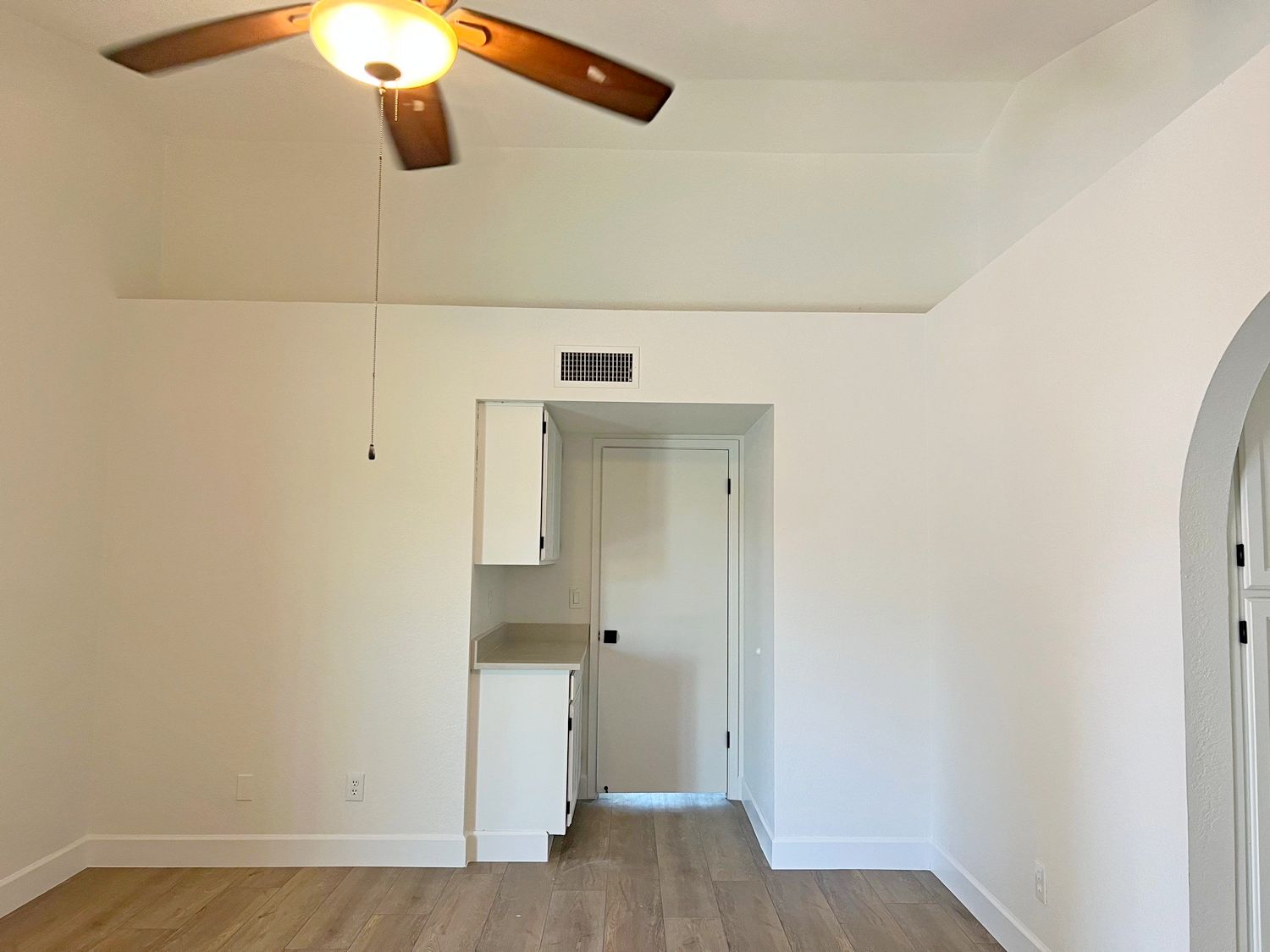 Full House Interior and Kitchen Cabinets Painting in Mesa, AZ (3)